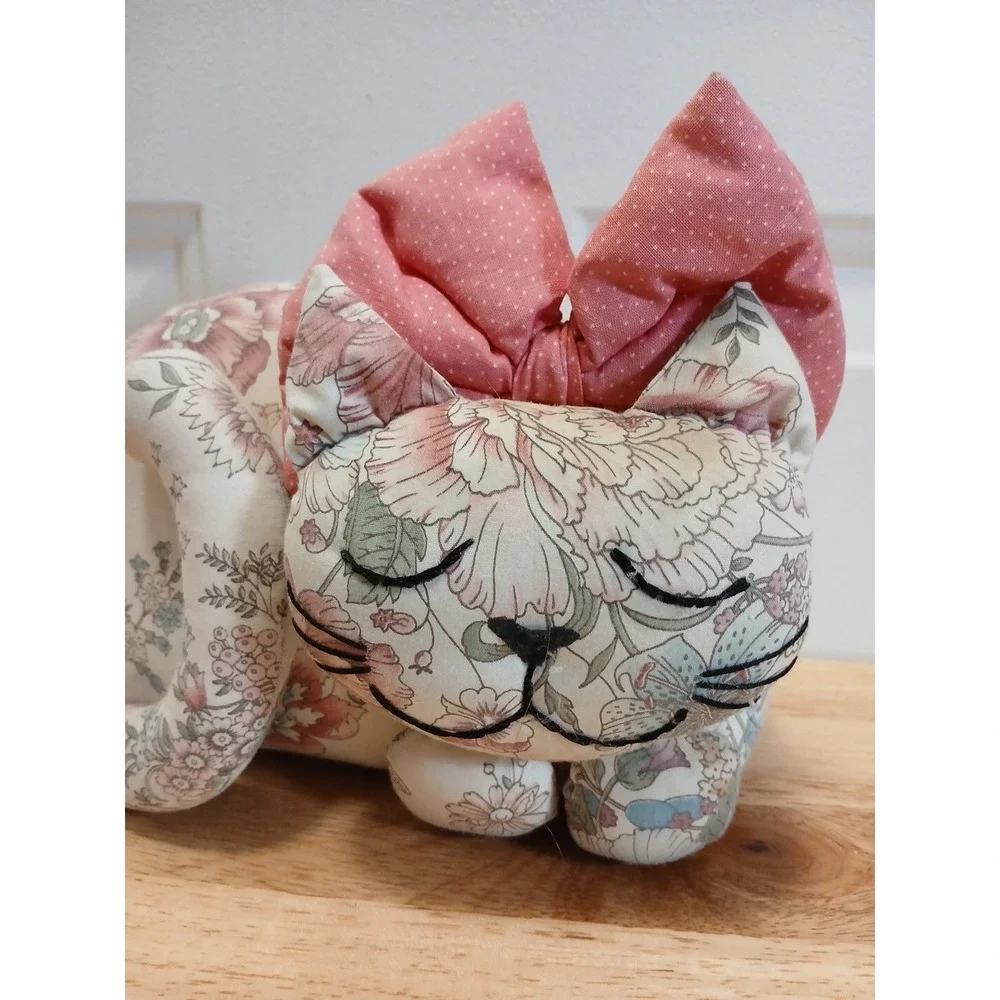 Cat Shelf Sitter Handmade Fabric Cat With Bow Doorstop Decor Sleeping Cat  8"x5" - Picture 3 of 7
